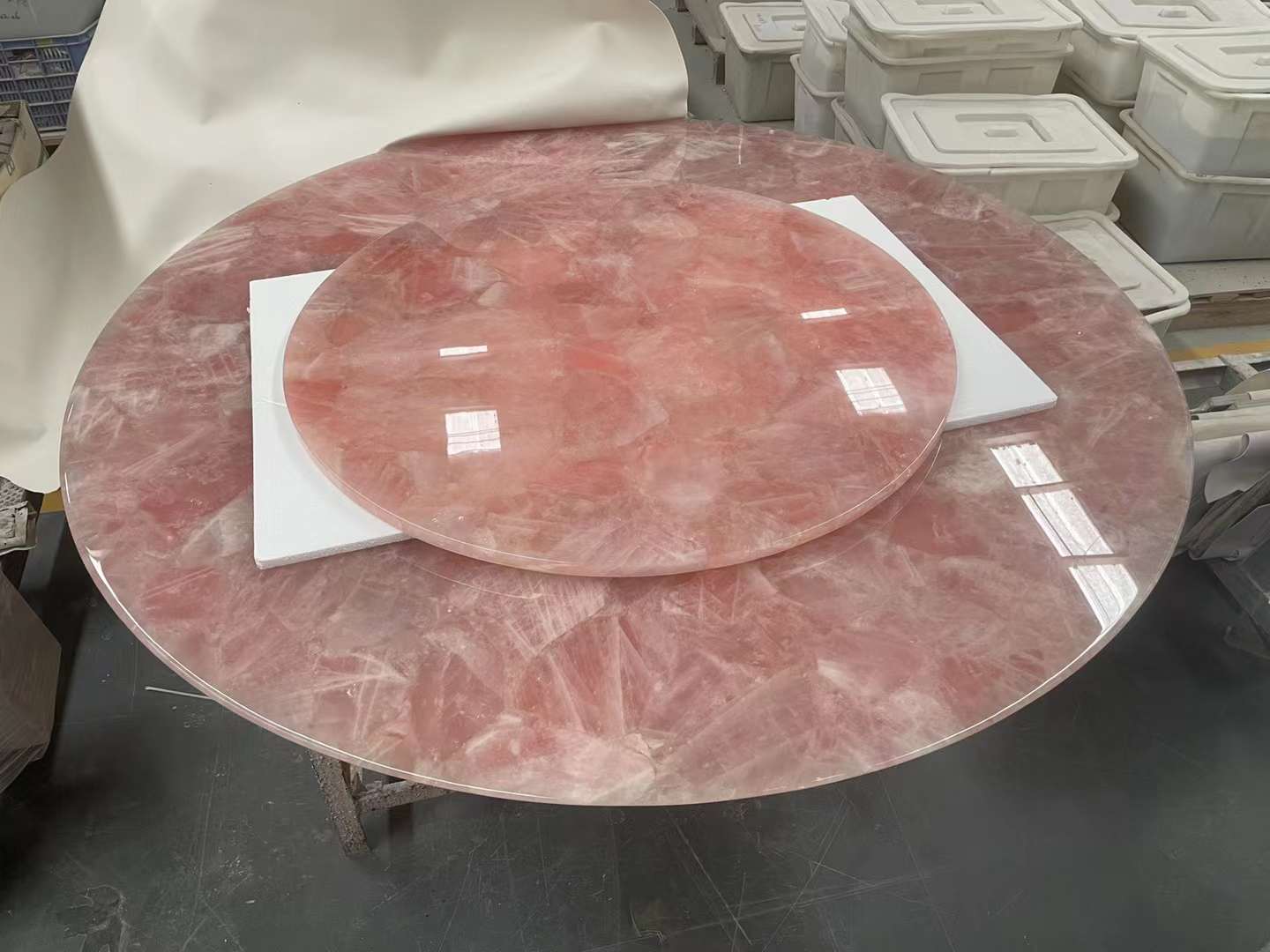 luxury-kitchen-round-dinner-table.jpg luxury-kitchen-round-dinner-table.jpg