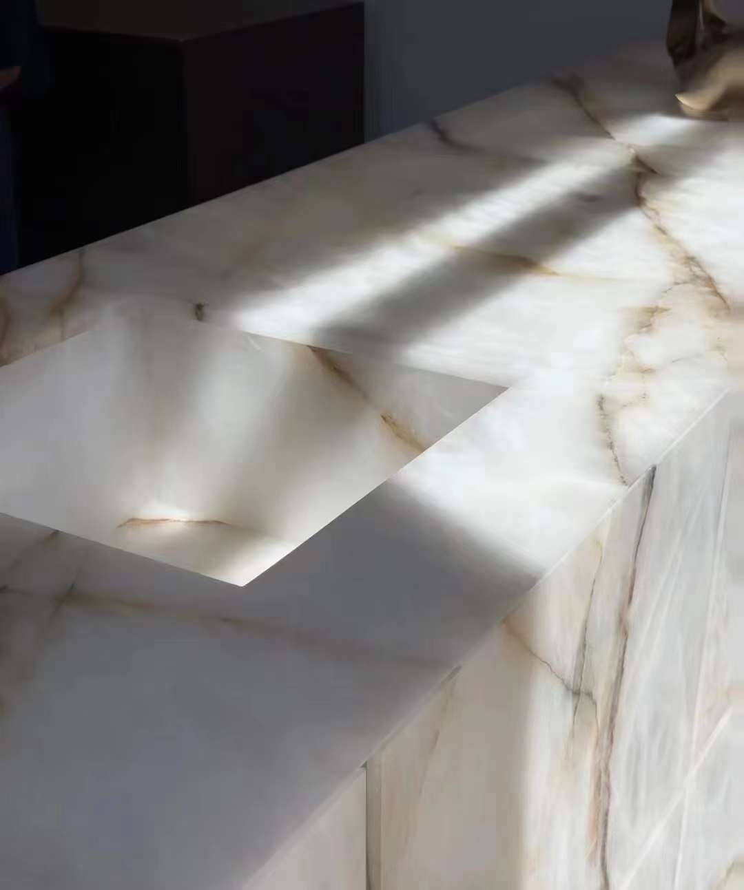 iceberg-crystal-quartzite-slabs-tiles